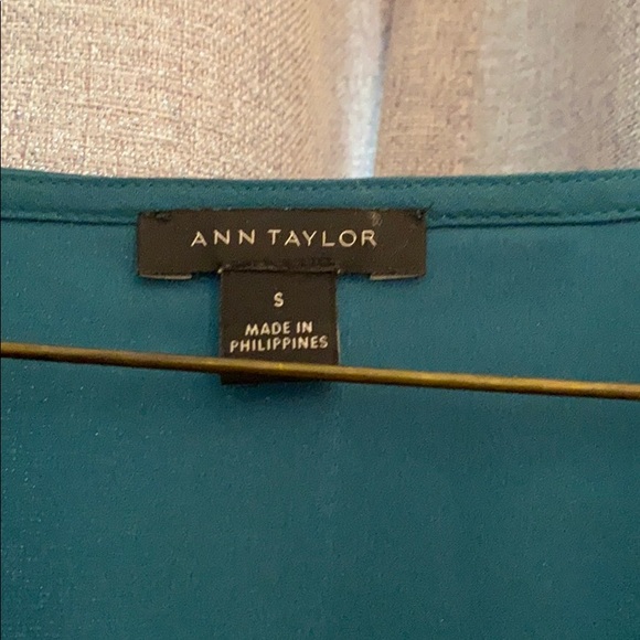 Ann Taylor v neck teal blouse EUC - Picture 2 of 5